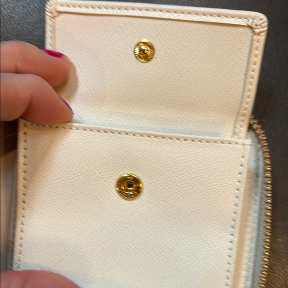 Michael Kors wallet - Picture 6 of 11